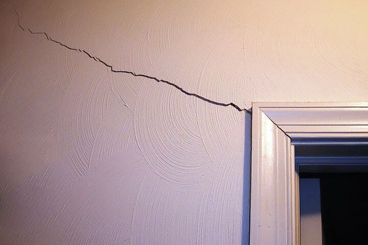 IWP Foundation Repair - Blog - Common Symptoms Cracks in Drywall - InLine Image